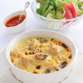 マカロニグラタン　季節のサラダ　會舘ドレッシング
